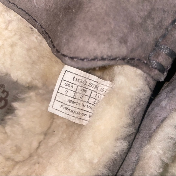 Men’s Sz. 9 UGG Ascot Slippers in good/fair condition - Picture 7 of 8